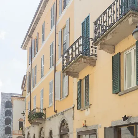 Da Pia In Historycal Como City Centre By Rent All Como Exterior photo