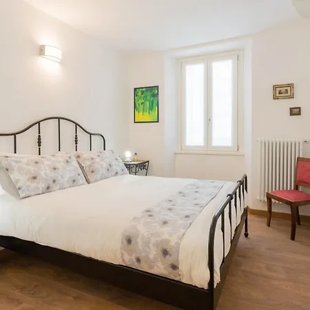 Da Pia In Historycal Como City Centre By Rent All Como Exterior photo