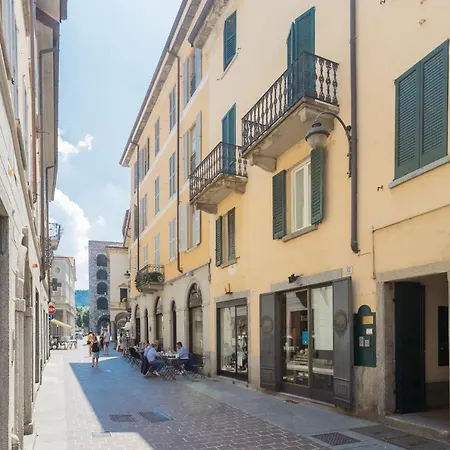 Da Pia In Historycal Como City Centre By Rent All Como Exterior photo